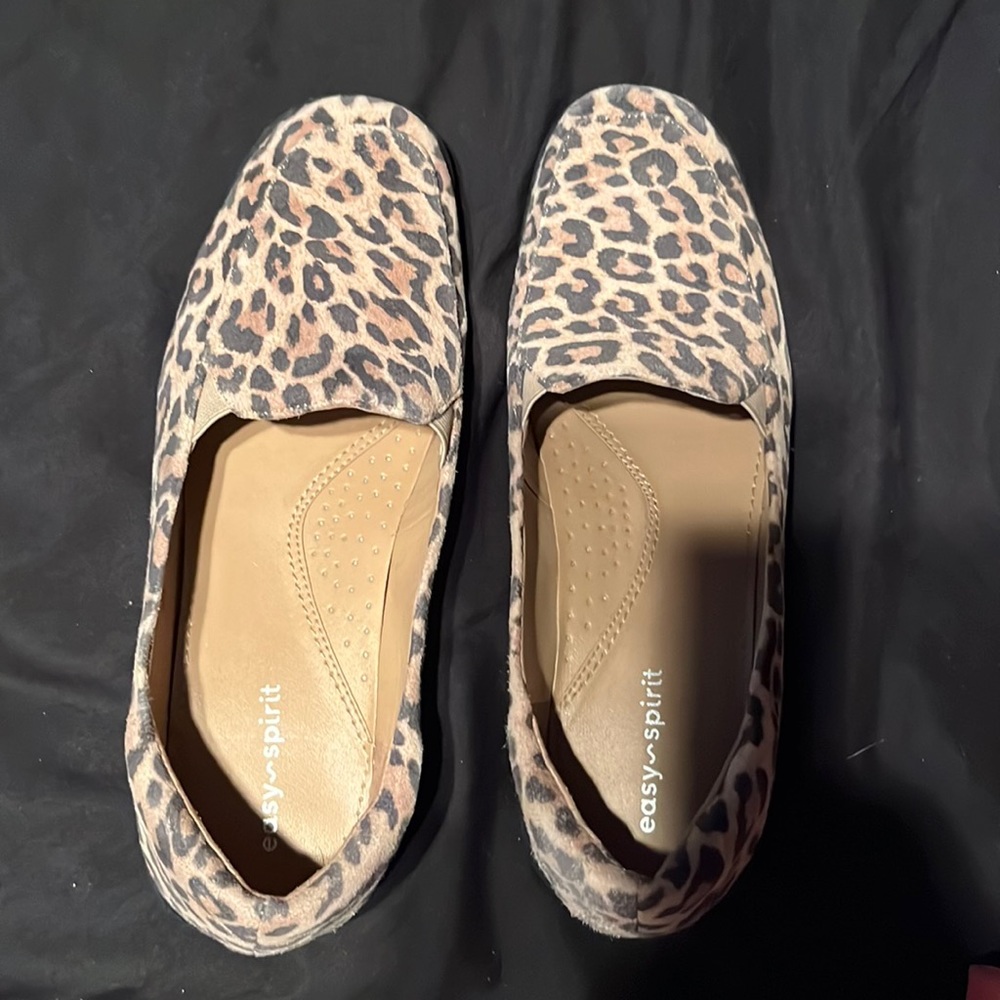 EASY SPIRIT LEOPARD LOAFER